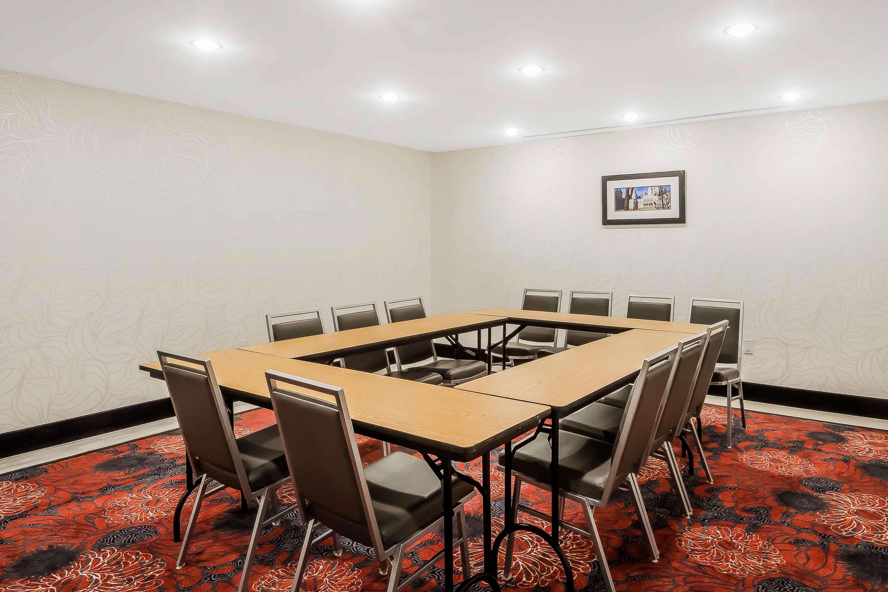 Comfort Inn & Suites Near Stadium New York Esterno foto