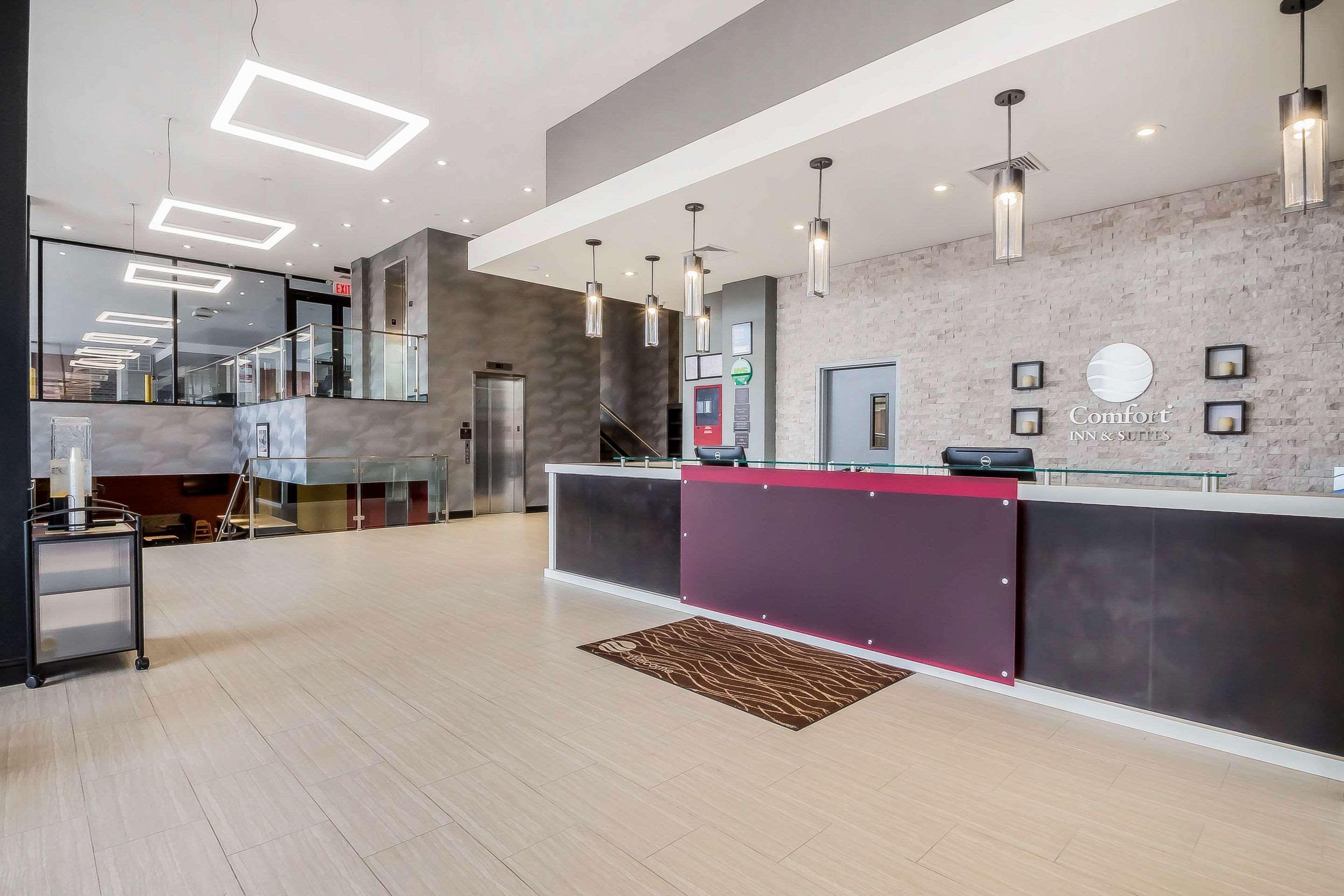 Comfort Inn & Suites Near Stadium New York Esterno foto